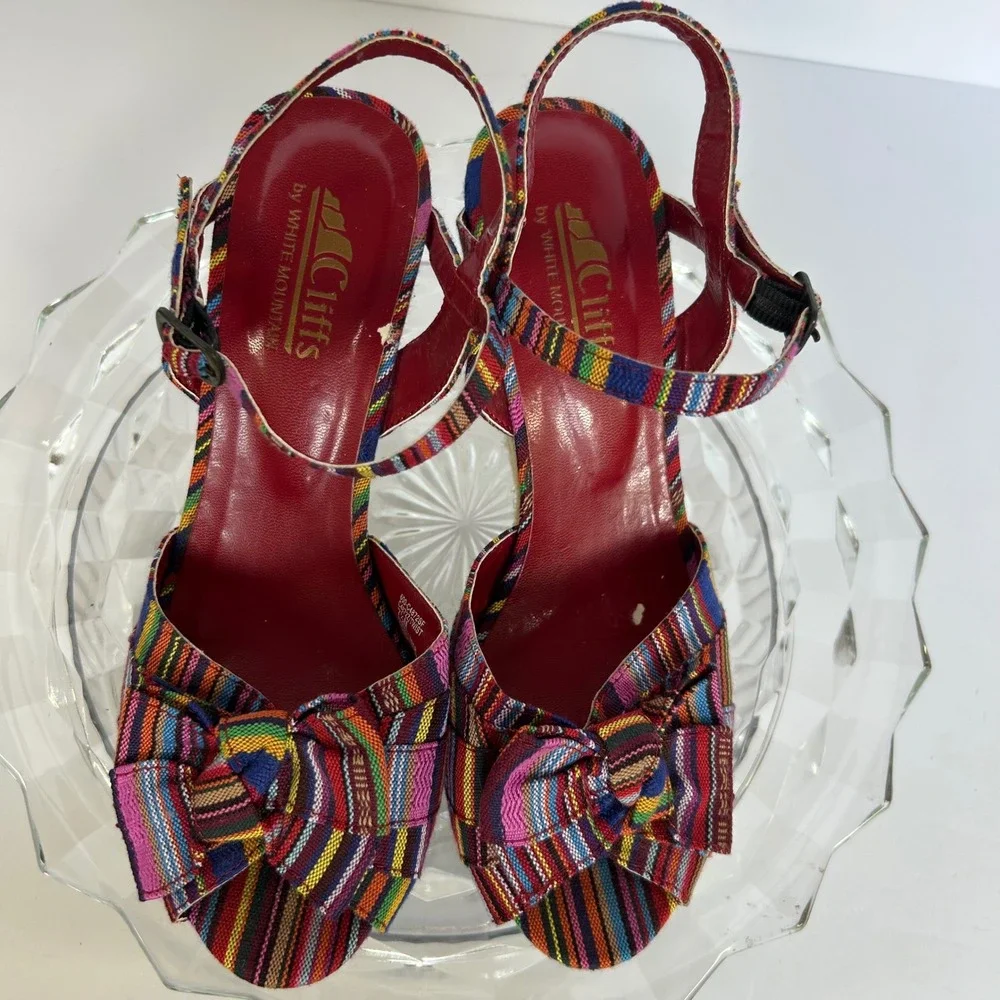 White Mountain Cliffs Colorful Fabric Bow Wedge Sandals Size‎ 7.5M